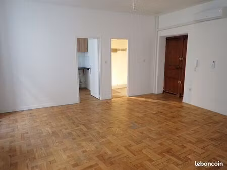 lumineux f2 de 47m² proche mairie _ sans frais d'agence