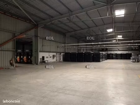 local bureaux 9 000 m²