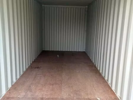 garage/box/garde meubles 14 m2