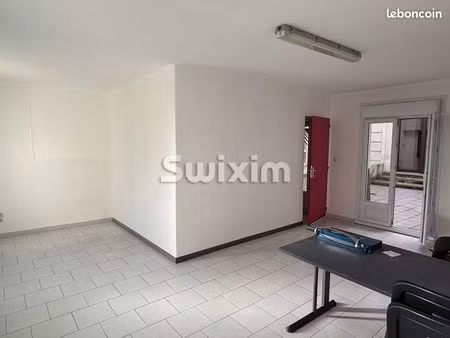 local commercial 40 m² orange