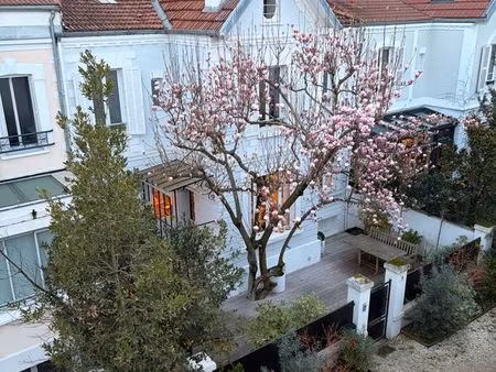 maison dans une villa d’auteuil
