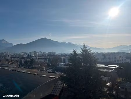 appartement de 62 m au dernier étage