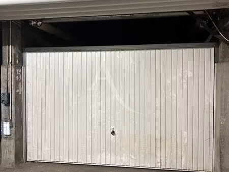 parking/box 20 m² le mans