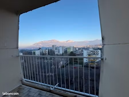 à vendre : appartement t4 lumineux avec vue dégagée sur les montagnes – dernier étage – qu