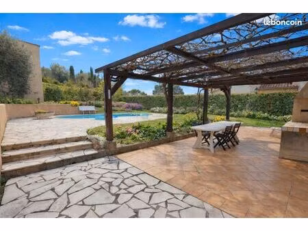 villa 4 pièces 104 m²