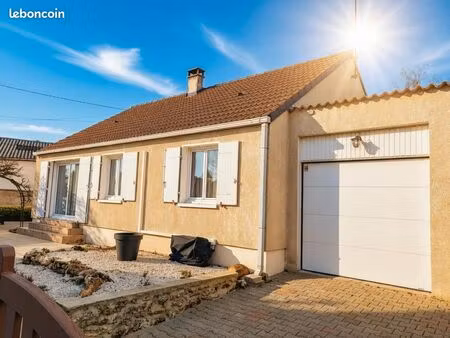 maison 3 chambres – grand garage – jardin paysager 600 m² – au calme