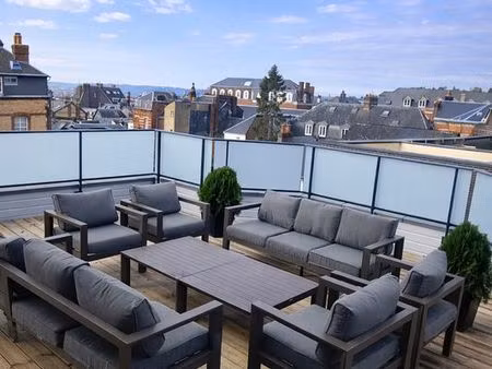 t2 55 m² – terrasse 40 m² – parking – boulingrin / jouvenet