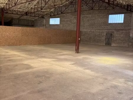 local d’activité professionnelle de 360 m2 / entrepôt / stockage / activité / aire de reto