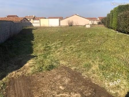 terrain non viabilise de 700 m²