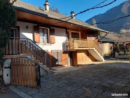 maison 98m²  5 pièces  terrain 1919m²