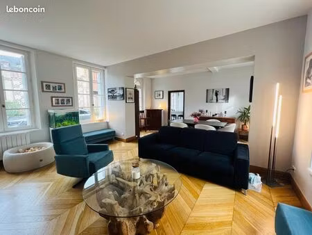 maison familiale 200m2 cœur de village à valmont