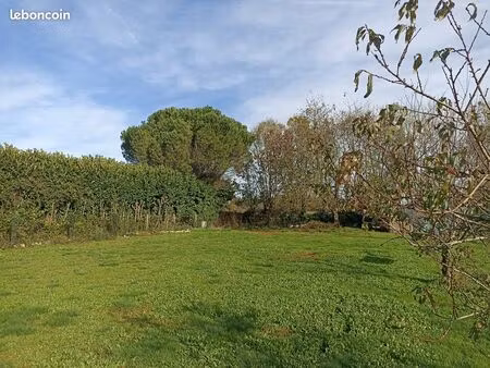 terrain constructible 998m²