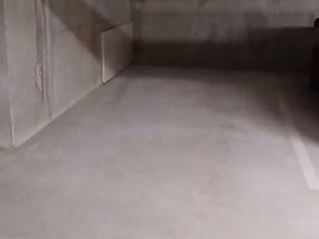 place de parking souterrain