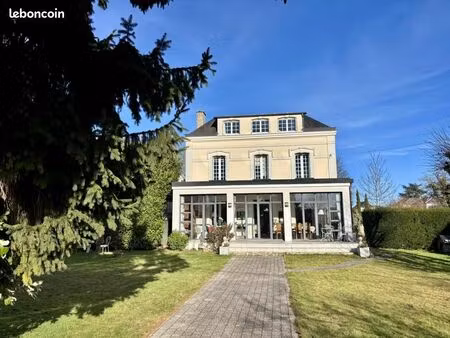 maison 10 pièces 202 m²