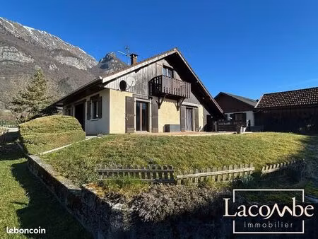 propriété 5 pièces 106 m²