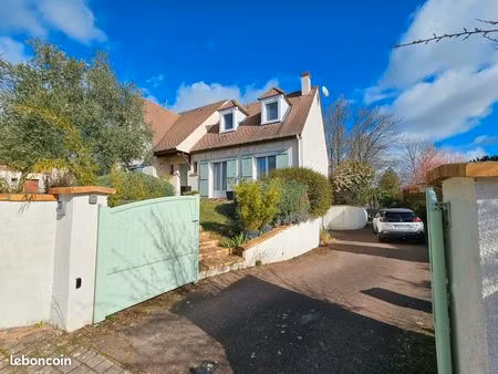 propriété familiale de 148 m² – environnement privilégié – terrain clos de 875 m²