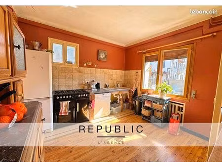 maison de ville 10 pièces 200 m²