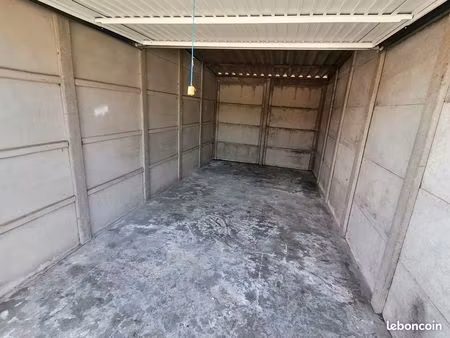 garage bétonné de 14m²