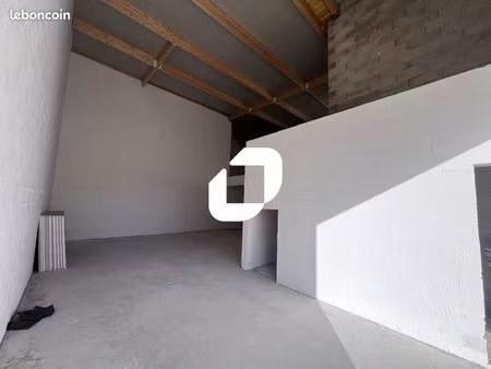 local d'activité 200 m²