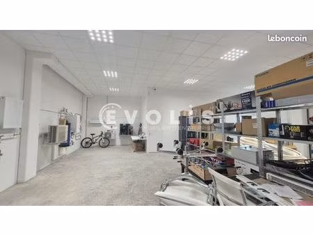 local d'activité 159 m²