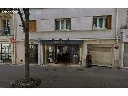 boutique 150 m² paris