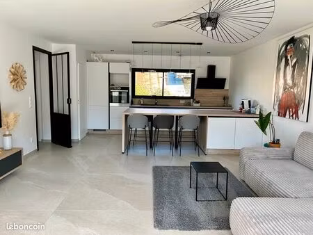 maison neuve  au calme  vue lac