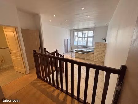 grand studio à louer