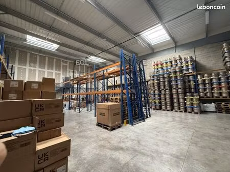 local bureaux 569 m²