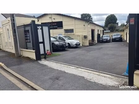 local commercial atelier mécanique pont élévateur parking bureaux stockage