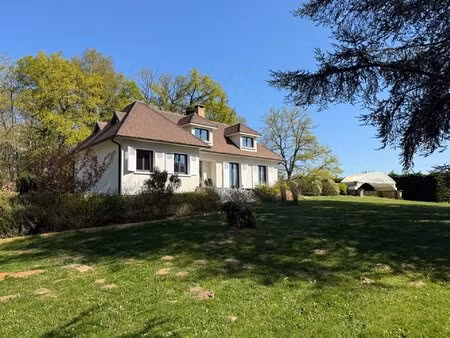 pour les amoureux de la nature ! propriété sur 13 500m² de terrain et vue imprenable !