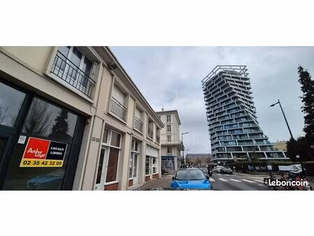 spacieux appartement meublé de 69m2 situé rue gustave lennier  entre la tour alta et la ru