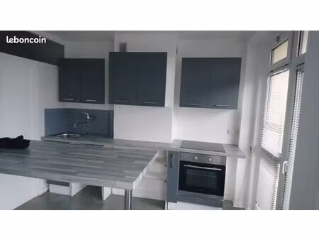 appartement spacieux et lumineux à louer proche toutes commodités avec cuisine ouverte  ba
