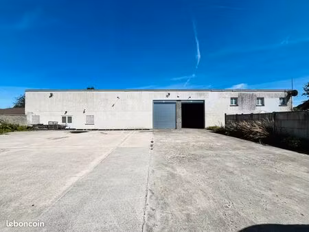 entrepôt & bureau 921 m² - villeneuve-sous-dammartin