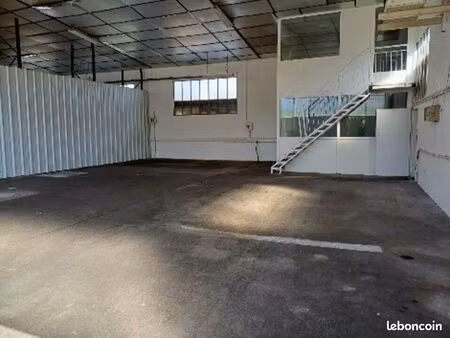 local d'activite 150 m² cruet