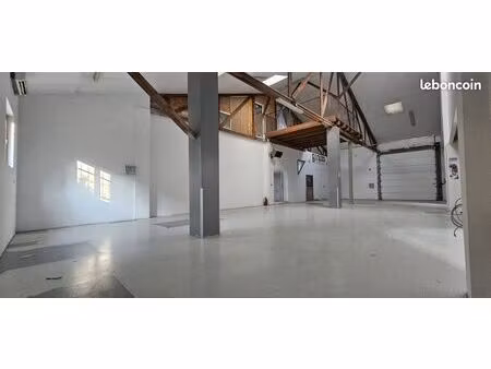 local commercial 300 m² voglans