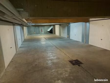 garage/box 16 m² annecy