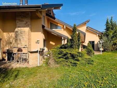 villa 20 pièces 385 m²
