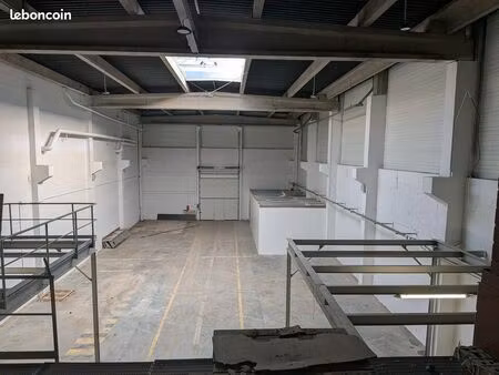 local d'activite 1205 m² petit-couronne