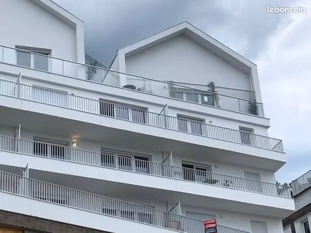 loue t2 de 42m² dans une résidence récente (2022) au pied de la gare de fontainebleau