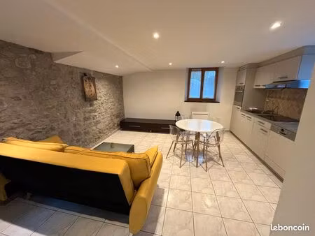 t2 meublé 46m2 en rez de terrasse  10mn de la frontière suisse