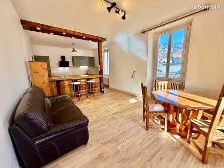 t3 meublé 82 m² – cuisine neuve – parking – cluses centre