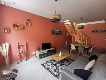 duplex meublé avec terrasse sur les toits – hyper centre annemasse – gare à 2 min