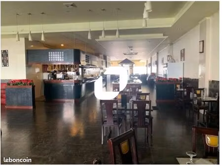 local commercial 550 m²