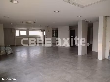 local commercial 157 m² argonay