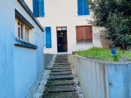 bel immeuble mono propriétaire avec 3 logements loués à vendre