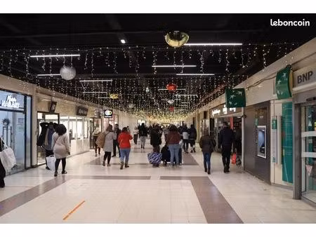 espace commercial à la passerelle de plaisir