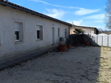 appartement dans maison à la campagne