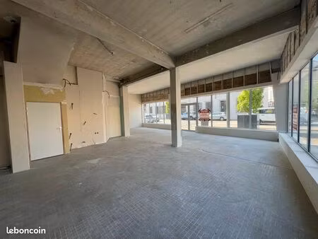 local commercial coque aménageable