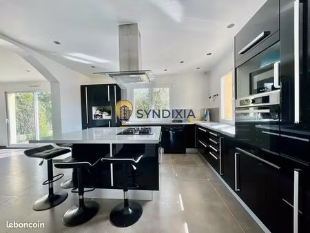 maison 6 pièces 160 m²