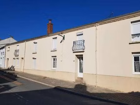 vente maison à vieillevigne (44116) : à vendre / 300m² vieillevigne